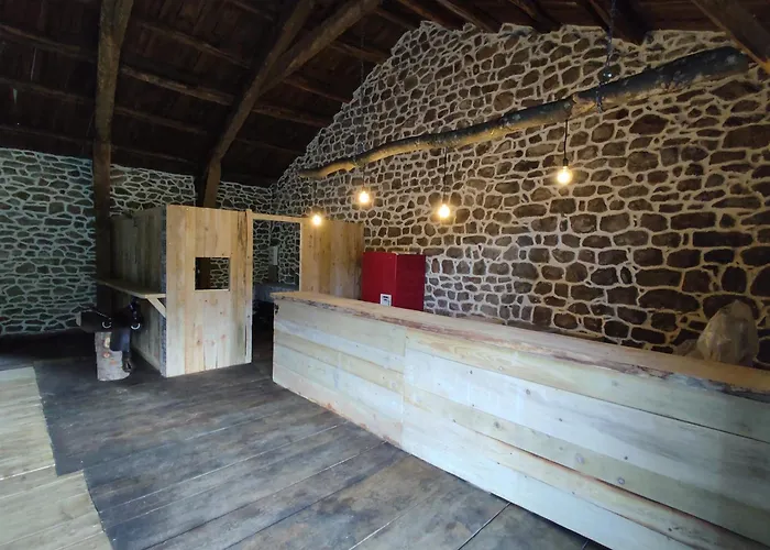 Le Saloon Mazan-l'Abbaye